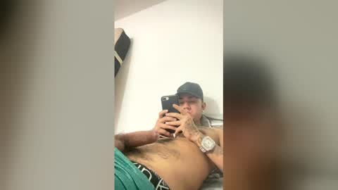 Snapshot of tatuajes777_7777 chatting on February 26, 5:23 pm tatuajes777_7777 online show from February 26, 5:23 pm