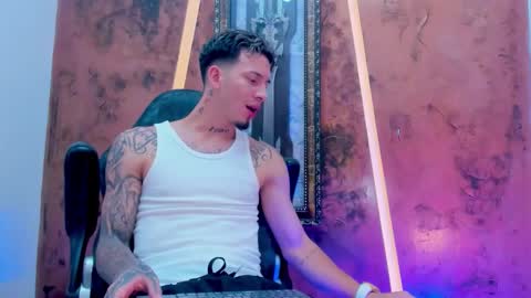 Snapshot of tauro_princs chatting on November 9, 10:30 pm tauro_princs online show from November 9, 10:30 pm