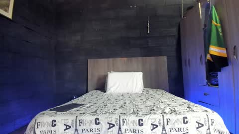  T A U R U S  online show from February 17, 2:15 pm