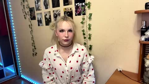 Lily online show from March 15, 6:36 pm