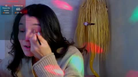 TayaKayan online show from December 14, 10:31 am