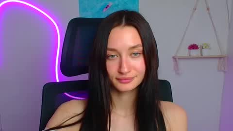 Taya online show from April 10, 6:56 pm