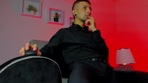 Snapshot of tayer_bennet chatting on September 15, 4:01 am tayer_bennet online show from September 15, 4:01 am