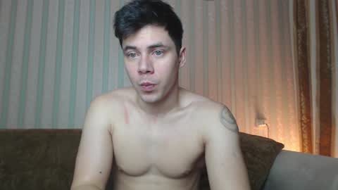 Snapshot of tayler_durden_1 chatting on January 1, 4:18 am ... online show from January 1, 4:18 am