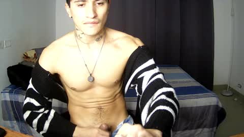 independent model online show from May 30, 12:30 am