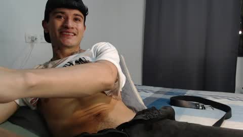independent model online show from June 26, 3:22 am