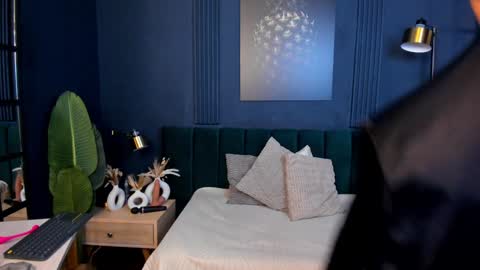 Taylor Bennet online show from February 5, 6:15 pm