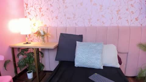 Taylor Bennet online show from March 24, 11:59 am