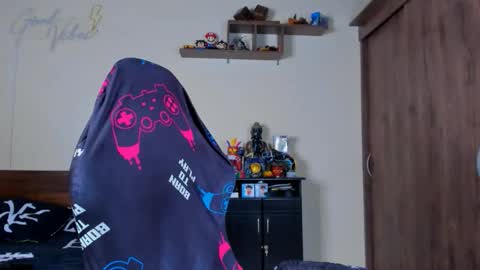 taylor_mclane1 online show from February 5, 6:01 pm