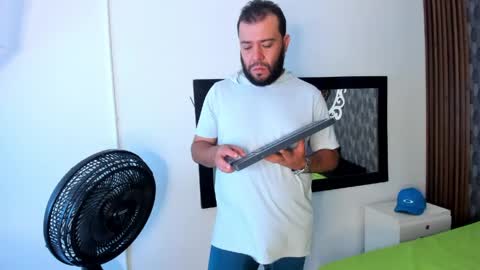 taylor_rodas online show from May 8, 11:59 am