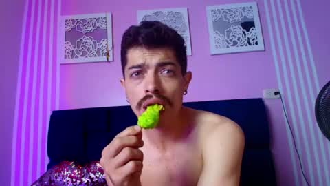 Snapshot of taylor_stele chatting on June 16, 7:38 pm taylor stele online show from June 16, 7:38 pm