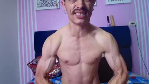 Snapshot of taylor_stele chatting on June 18, 7:40 pm taylor stele online show from June 18, 7:40 pm