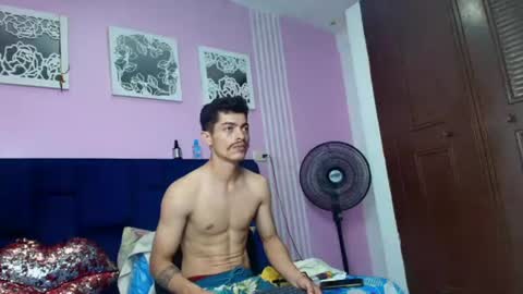 Snapshot of taylor_stele chatting on June 19, 8:12 pm taylor stele online show from June 19, 8:12 pm