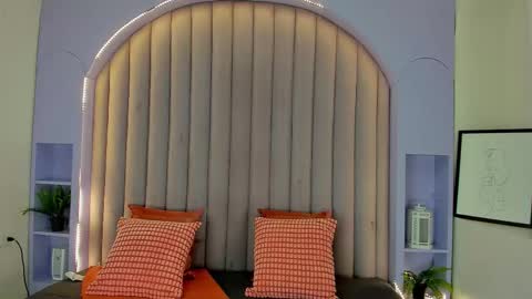 TAYLOR  online show from September 13, 11:32 am