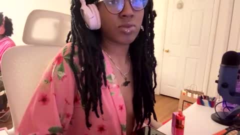 Snapshot of taylorsosweets chatting on May 4, 3:13 am Taylor online show from May 4, 3:13 am