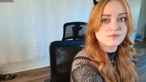 Snapshot of taylortait chatting on October 29, 4:31 pm Taylor Tait online show from October 29, 4:31 pm