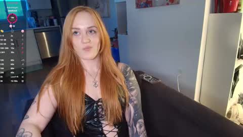 Snapshot of taylortait chatting on February 26, 11:04 pm Taylor Tait online show from February 26, 11:04 pm