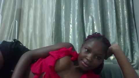 Snapshot of tayrahh chatting on May 3, 6:25 pm tayrahh online show from May 3, 6:25 pm