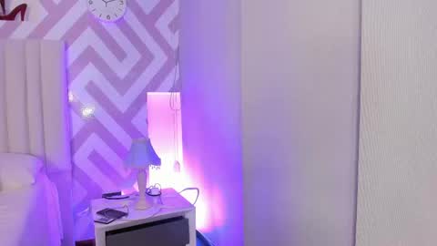 Snapshot of tayrasiny chatting on May 2, 1:43 am Tayra horny for you online show from May 2, 1:43 am