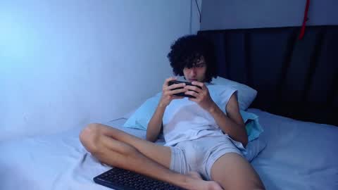 Snapshot of tayronx33 chatting on January 19, 3:27 pm Tayron online show from January 19, 3:27 pm