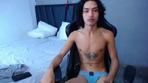 Snapshot of tayronx33 chatting on February 5, 7:07 pm Tayron online show from February 5, 7:07 pm