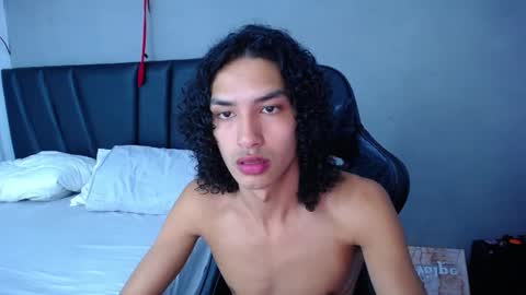 Snapshot of tayronx33 chatting on March 8, 6:34 pm Tayron online show from March 8, 6:34 pm