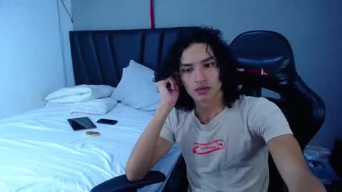 Snapshot of tayronx33 chatting on March 20, 7:08 pm Tayron online show from March 20, 7:08 pm