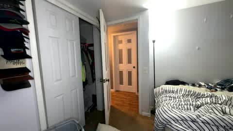 TayKyle online show from March 1, 6:04 am