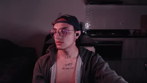 Snapshot of te0__0 chatting on February 18, 6:04 am Teo independent model online show from February 18, 6:04 am