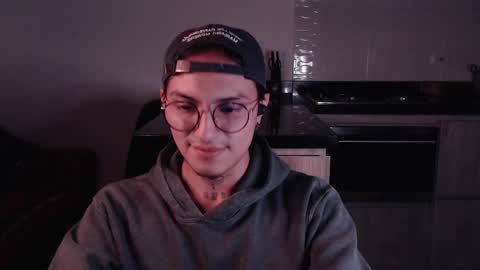 Snapshot of te0__0 chatting on February 19, 2:55 am Teo independent model online show from February 19, 2:55 am