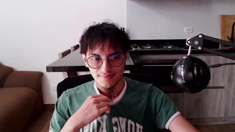 Snapshot of te0__0 chatting on April 9, 1:49 pm Teo independent model online show from April 9, 1:49 pm