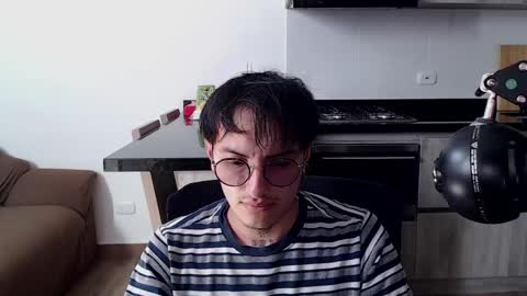 Snapshot of te0__0 chatting on April 10, 12:32 pm Teo independent model online show from April 10, 12:32 pm