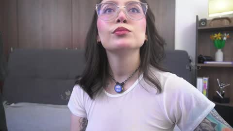 Snapshot of te_para_dos chatting on April 5, 4:26 pm Leo and Luna online show from April 5, 4:26 pm