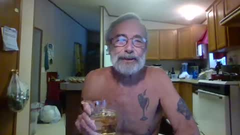 Snapshot of teak4u chatting on December 4, 7:34 pm Teak online show from December 4, 7:34 pm