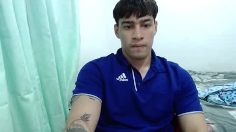 Snapshot of team23hot0 chatting on February 17, 12:32 am team23hot0 online show from February 17, 12:32 am