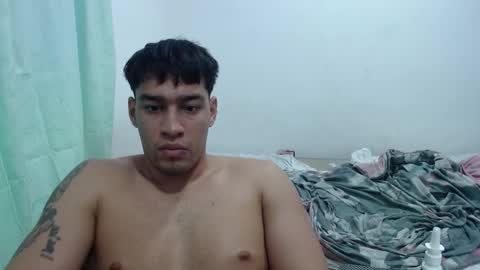 Snapshot of team23hot0 chatting on March 4, 3:44 am team23hot0 online show from March 4, 3:44 am