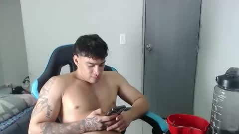 Snapshot of team23hot0 chatting on October 30, 2:24 am team23hot0 online show from October 30, 2:24 am