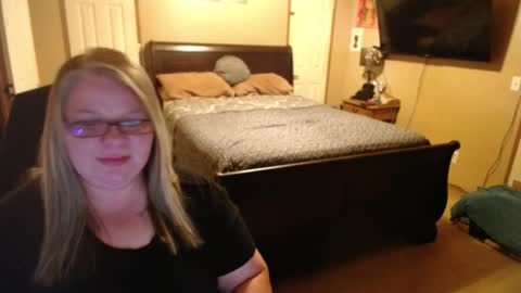 Snapshot of teamdixon chatting on August 8, 5:09 am Team Dixon online show from August 8, 5:09 am