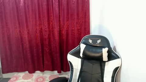 Snapshot of teamo_kiara chatting on April 13, 5:07 pm your future wife online show from April 13, 5:07 pm