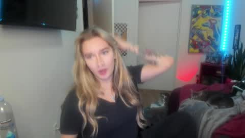 Snapshot of teamtragic chatting on February 15, 5:30 am Katy online show from February 15, 5:30 am