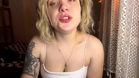 Snapshot of tease_me_now_2025 chatting on November 16, 5:07 pm Mia online show from November 16, 5:07 pm