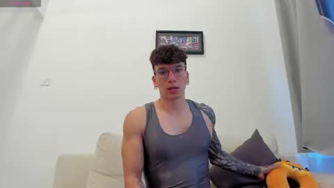 Snapshot of teban_fuckboy chatting on March 16, 6:39 am Esteban online show from March 16, 6:39 am