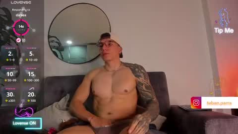 Snapshot of teban_fuckboy chatting on June 9, 8:53 pm Esteban online show from June 9, 8:53 pm