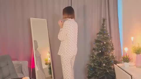 Snapshot of tecna_tonic chatting on December 16, 6:07 am all me precious online show from December 16, 6:07 am