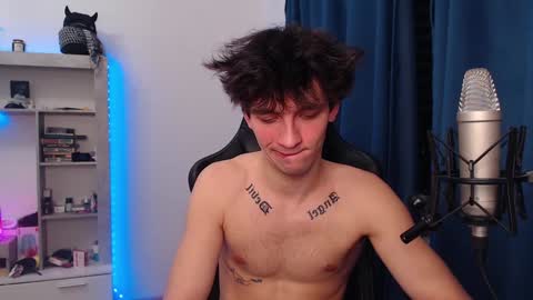 Teddy online show from December 19, 1:07 am