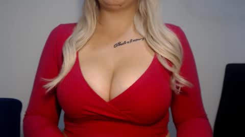 Snapshot of teeyara_ chatting on October 12, 6:45 am Teeyara online show from October 12, 6:45 am