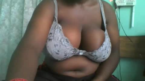 Snapshot of teezzy33 chatting on February 17, 5:48 am teezzy33 online show from February 17, 5:48 am