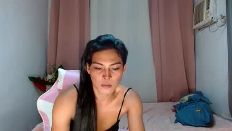 Snapshot of teffi_morgan chatting on May 12, 2:25 pm teffi_morgan online show from May 12, 2:25 pm
