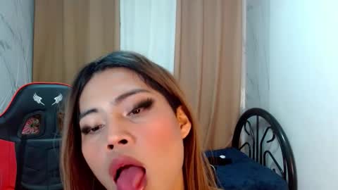 Snapshot of teffi_morgan chatting on May 16, 2:19 am teffi_morgan online show from May 16, 2:19 am