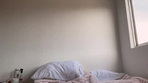 Amy No penetration Virgiin giirl online show from September 25, 12:31 pm